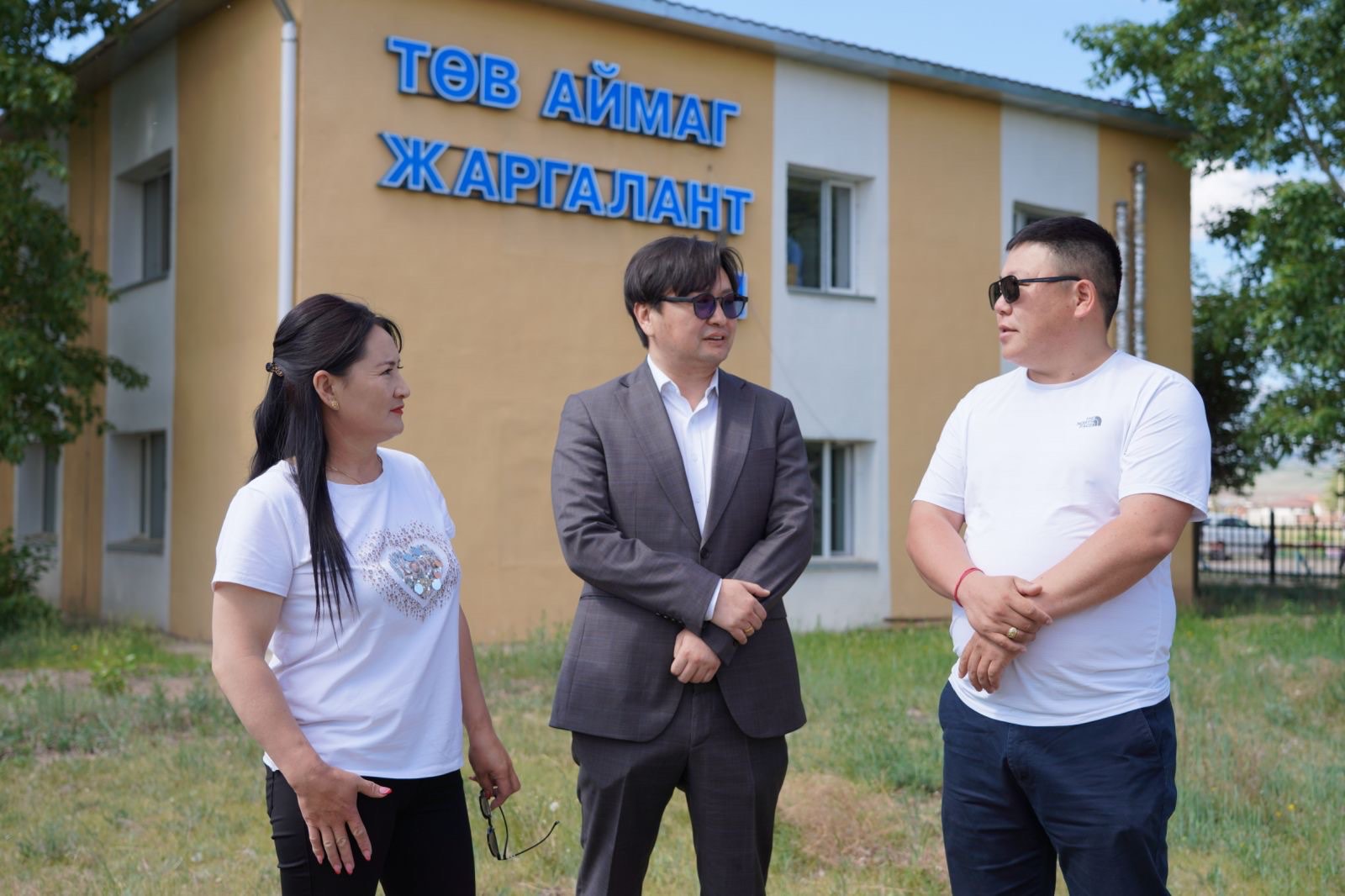 Монгол Ардын намын Нарийн бичгийн дарга Л.Дашдэмбэрэл Төв аймгийн Жаргалант суманд ажиллаж байна