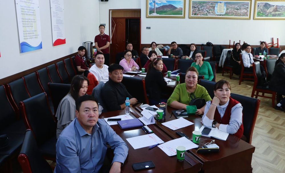 “LEAD THE LEADERS” хөтөлбөр Налайх дүүрэгт амжилттай боллоо